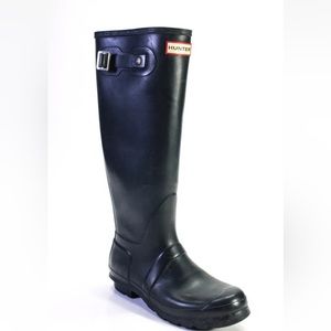 Hunter tall black buckle boots 8